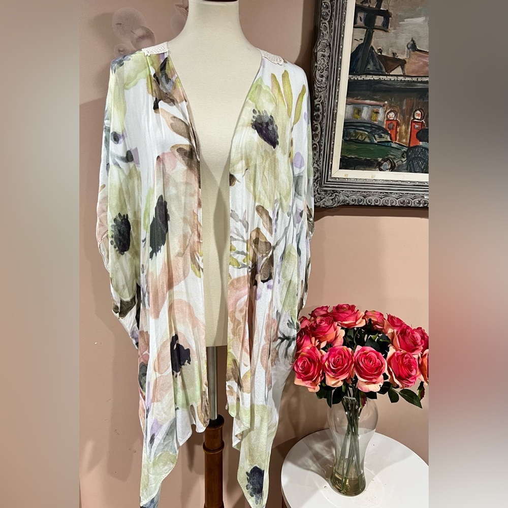 Anthropologie Elizabeth Gillett Kimono  Robe Open Front Floral Cover Up One Size